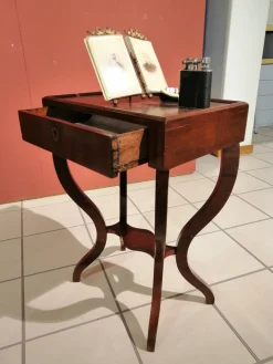 Best Scopri gli splendidi tavolini liberty in Offerta Outlet! Antiquariato