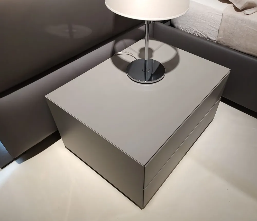 Sangiacomo Scopri il comodino Ecletto, laccato opaco a prezzo scontato!- Comodini