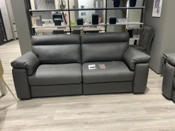 Scopri il divano relax William di in OFFERTA, con uno sconto del 52%!^Doimo Salotti Discount