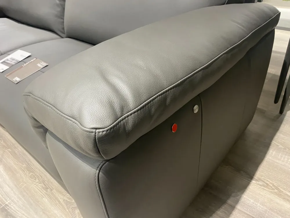 Scopri il divano relax William di in OFFERTA, con uno sconto del 52%!^Doimo Salotti Discount