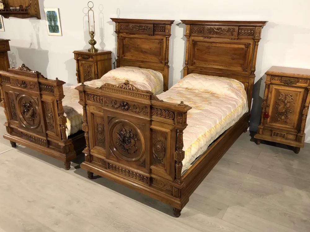 Scopri il Letto in legno modello Ottocento di con sconto del 66%!^Lando Hot