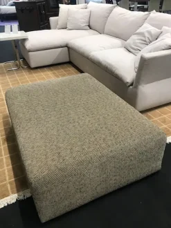 Hot Scopri il Pouf Ambrogio : moderno e in Offerta Outlet! Una soluzione pratica ed elegante per arredare con stile. Pouf