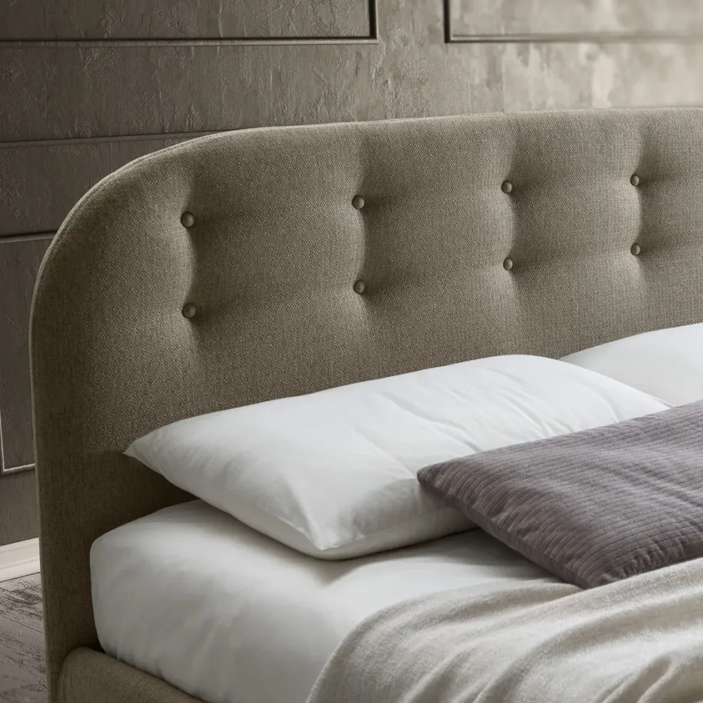 Stilfar Italia Scopri il prezzo del letto Bianca con bottoni nell'immagine- Letti