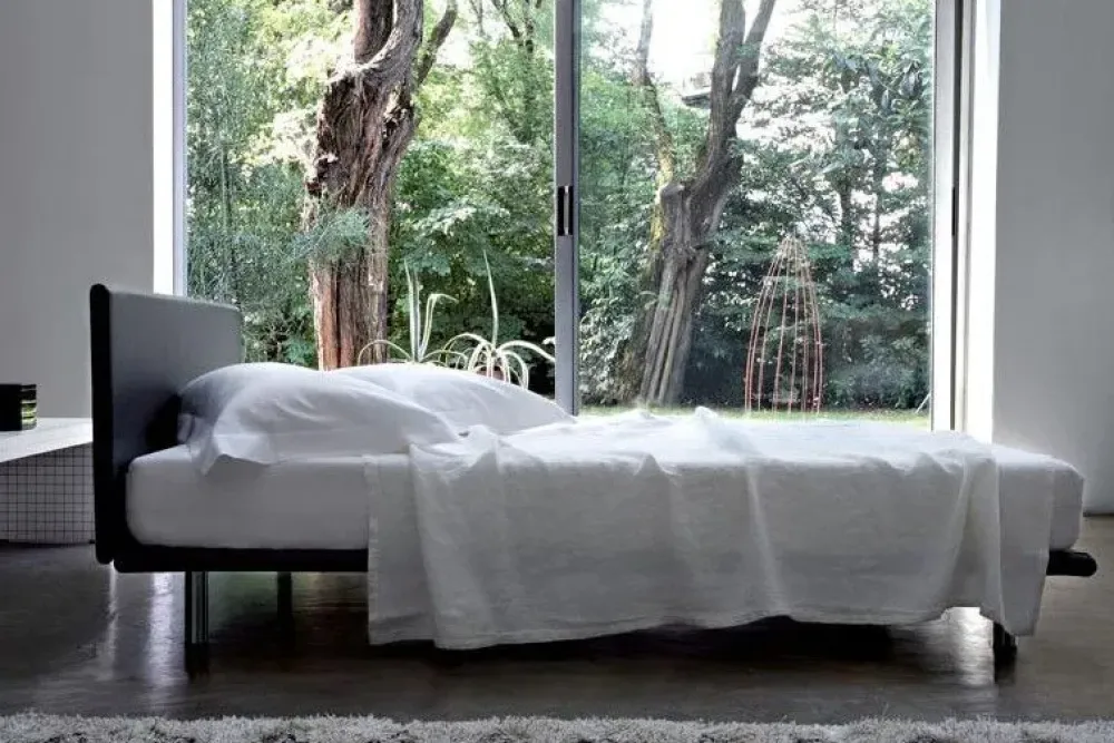 Scopri il prezzo riservato del letto Milano nella fotografia^Zanotta Discount