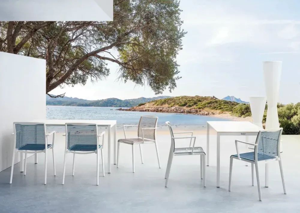 Scopri il prezzo riservato del Tavolo Claro di , un'opera d'arte architettonica.^Gaber New