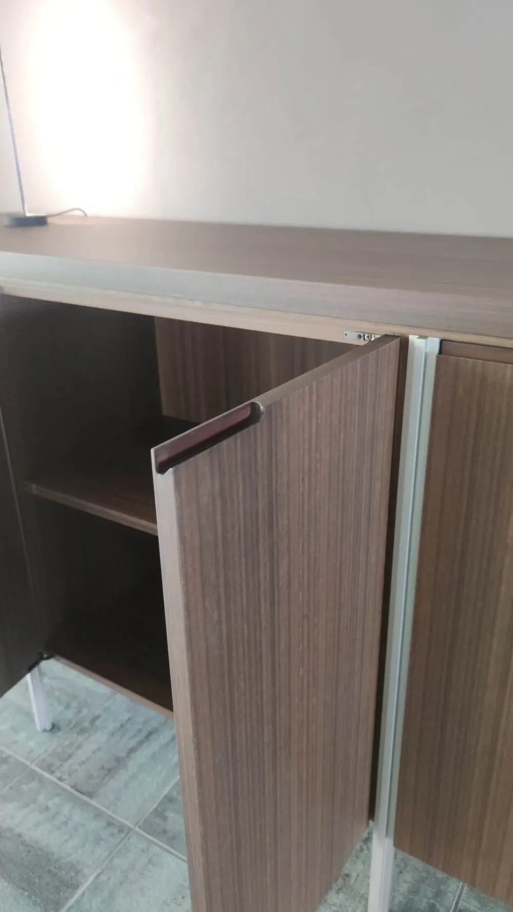 Hot Scopri Irving di Molteni&C: madia moderna a prezzo scontato! Acquista ora! Madie