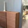 Distribuzione Grandi Marchi Scopri la cassetiera modello Zoe in legno. Grandi marchi in offerta!- Cassettiere