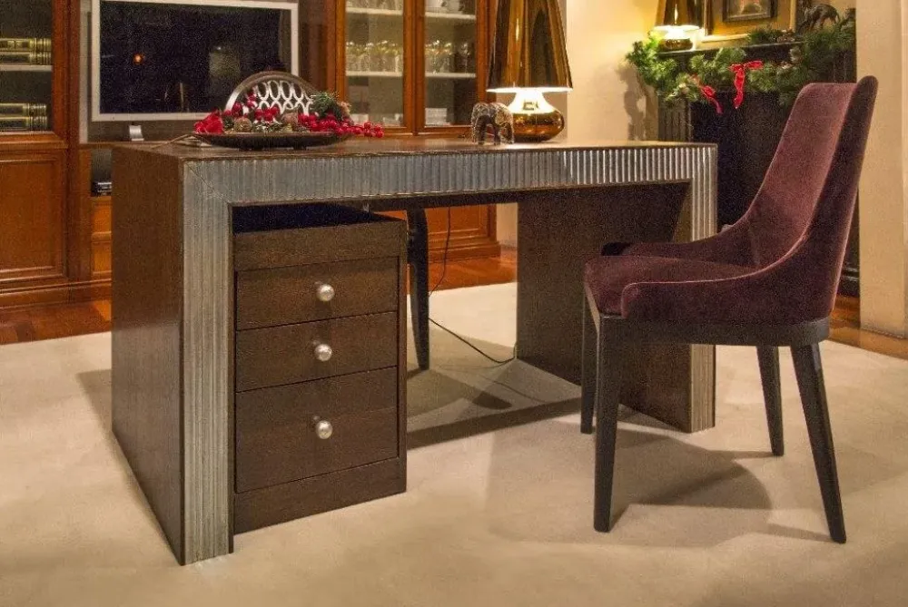 Meroni Ugo & Figli Scopri la consolle Hilary scrivania a prezzi outlet- Consolle