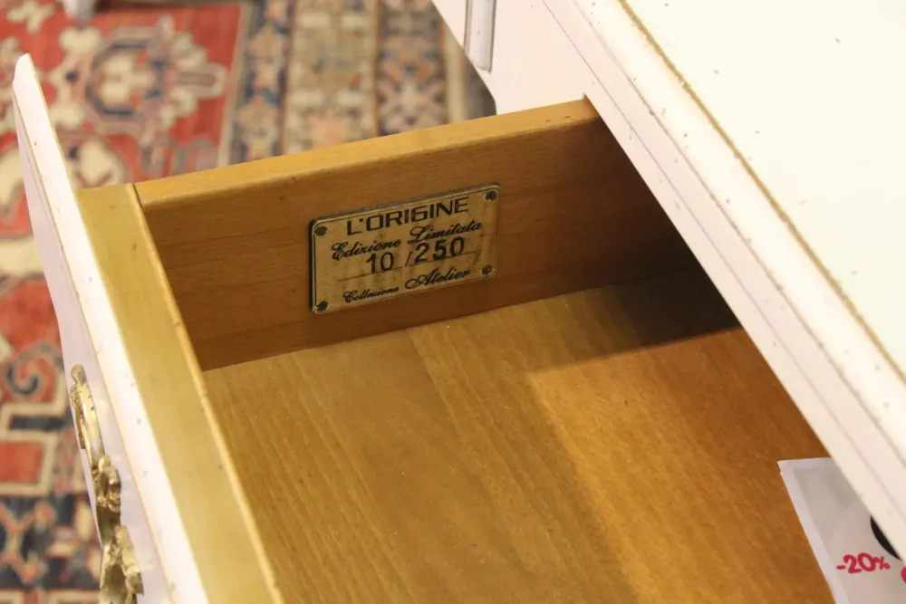 Scopri la consolle Le candide in offerta^Origine