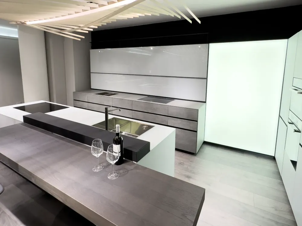 Scopri la cucina Artematica vitrum di in OFFERTA OUTLET^Valcucine