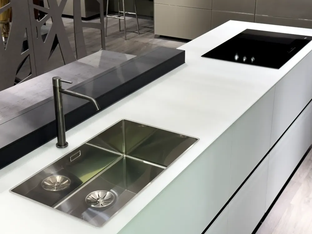 Scopri la cucina Artematica vitrum di in OFFERTA OUTLET^Valcucine