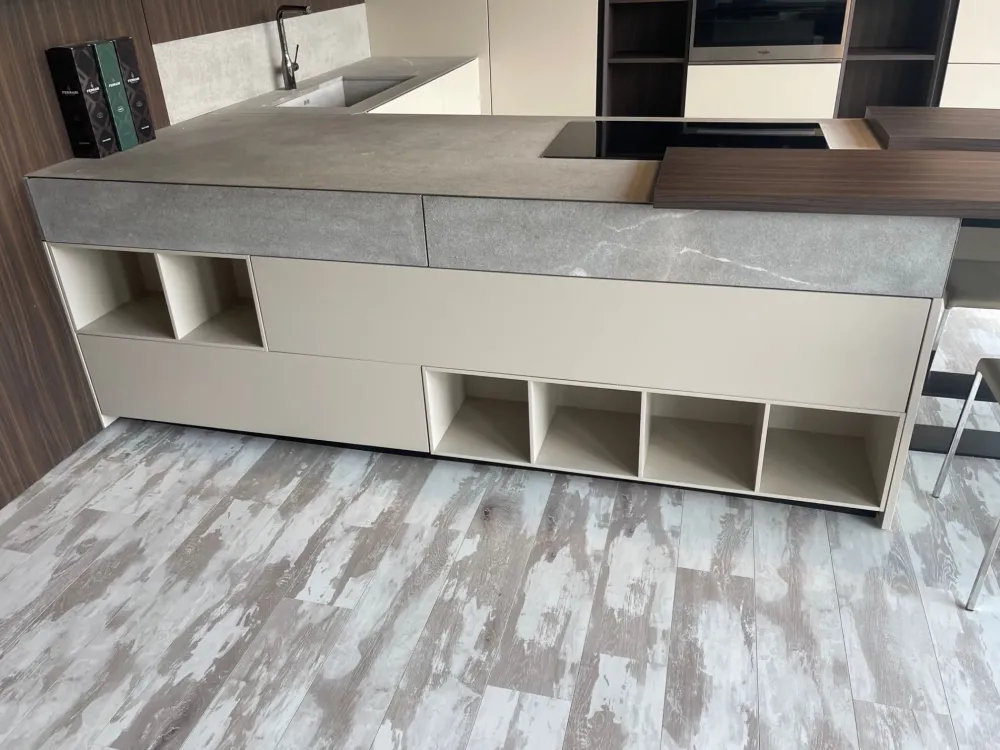 Scopri la cucina Atelier moderna in altri colori con penisola Aster scontata del 60%!^Aster cucine Best