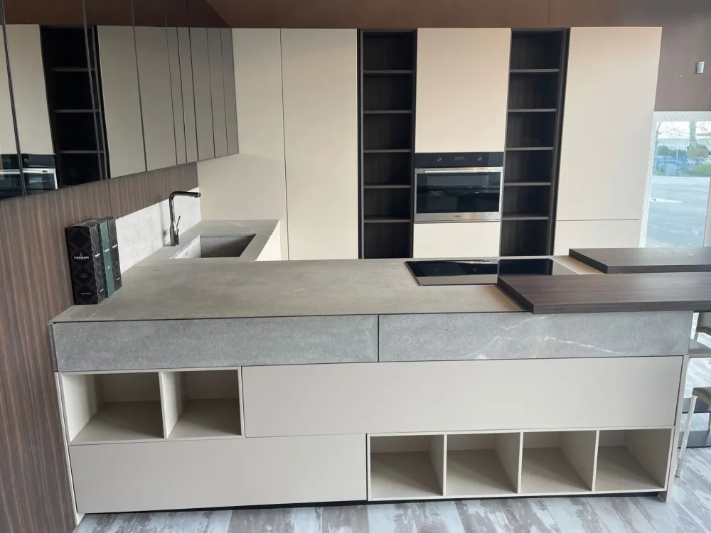 Scopri la cucina Atelier moderna in altri colori con penisola Aster scontata del 60%!^Aster cucine Best