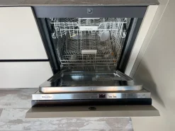 Scopri la cucina Atelier moderna in altri colori con penisola Aster scontata del 60%!^Aster cucine Best