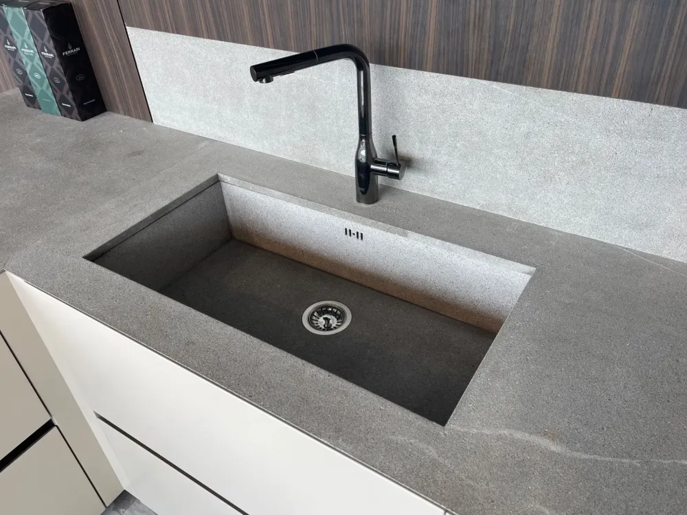 Scopri la cucina Atelier moderna in altri colori con penisola Aster scontata del 60%!^Aster cucine Best