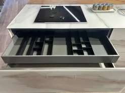 Scopri la cucina Cucina 36e8 di in OFFERTA OUTLET^Lago Discount