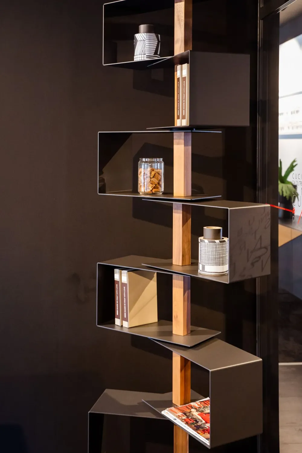 Scopri la Libreria in metallo scontata -32%! Tokyo è qui!^Cattelan Italia Discount