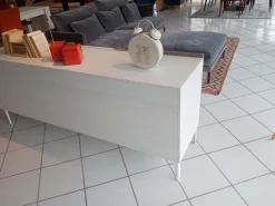 Devina Nais Scopri la Madia Collezione Zero di scontata. Stile moderno, per arredare con gusto.- Madie