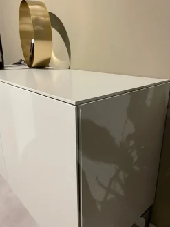 Online Scopri la Madia Modulart di ! Stile moderno, prezzo Outlet. Venite a vederla! Madie