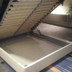 Scopri la moderna Babola con prezzo ribassato! Un letto matrimoniale perfetto per la tua casa.^Excò