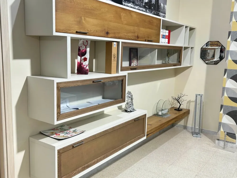 Online Scopri la parete attrezzata Melograno 96 di in OFFERTA OUTLET! Pareti Attrezzate