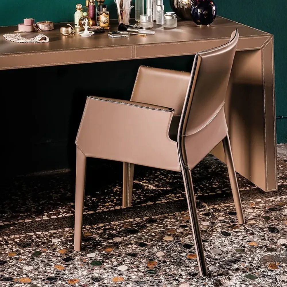 Online Scopri la sedia Margot di : richiedi ora il prezzo! Sedie