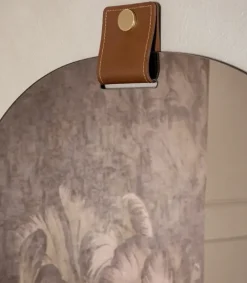 Tonin Casa Scopri la specchiera Belty di : un'offerta imperdibile! Stile moderno ed eleganza per un arredo prezioso.- Specchiere