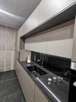 Armony Scopri l'offerta sulla cucina moderna Yota ad isola tortora!- Cucine Ad Isola|Cucine Moderne