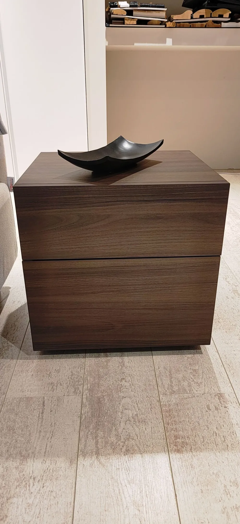 Hot Scopri Margo' : comodino design scontato per la tua camera! Comodini