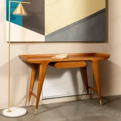 Molteni & C Scrivania direzionale D.847.1 di : richiedi il prezzo riservato- Arredo Ufficio