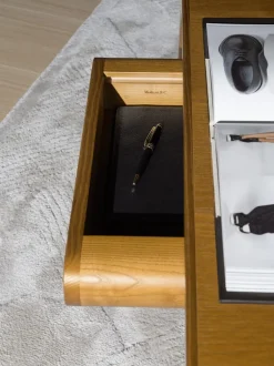 Molteni & C Scrivania direzionale D.847.1 di : richiedi il prezzo riservato- Arredo Ufficio