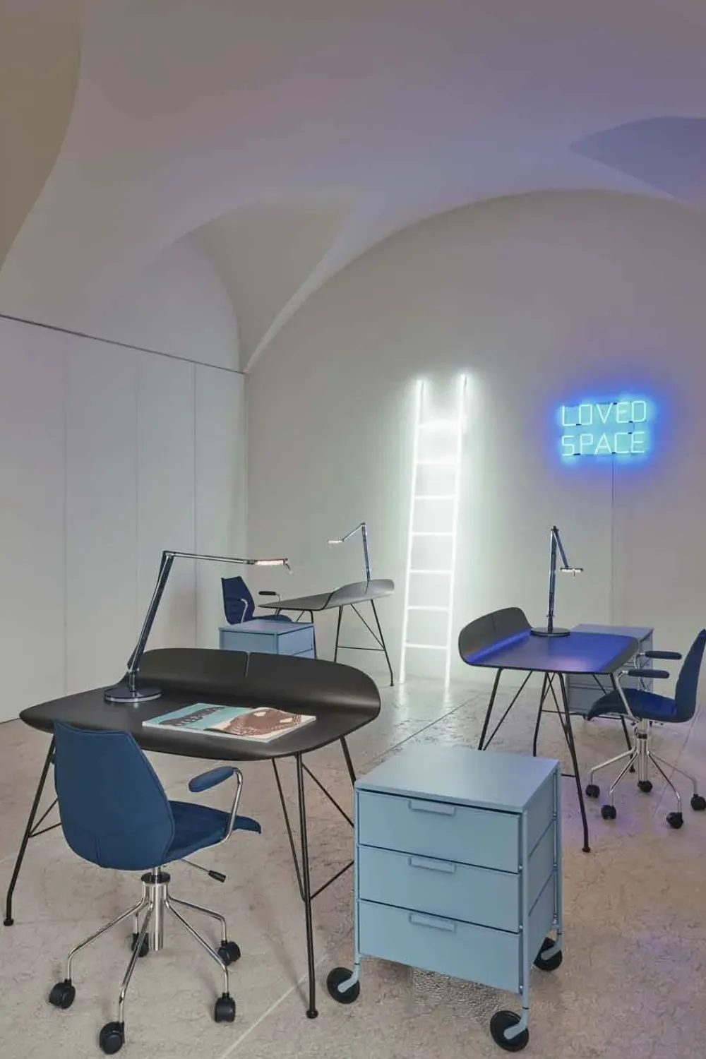 Scrivania direzionale Earl of wood a prezzo scontato^Kartell Clearance