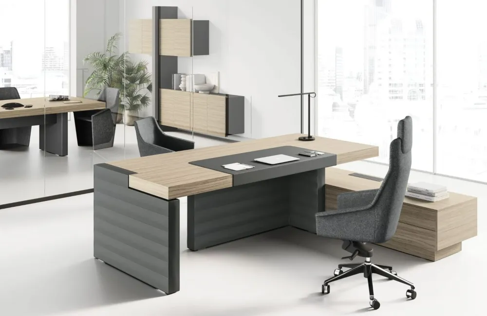Scrivania direzionale in legno Direzionale jera con allungo su mobile di servizio a marchio in offerta^Las Mobili Outlet