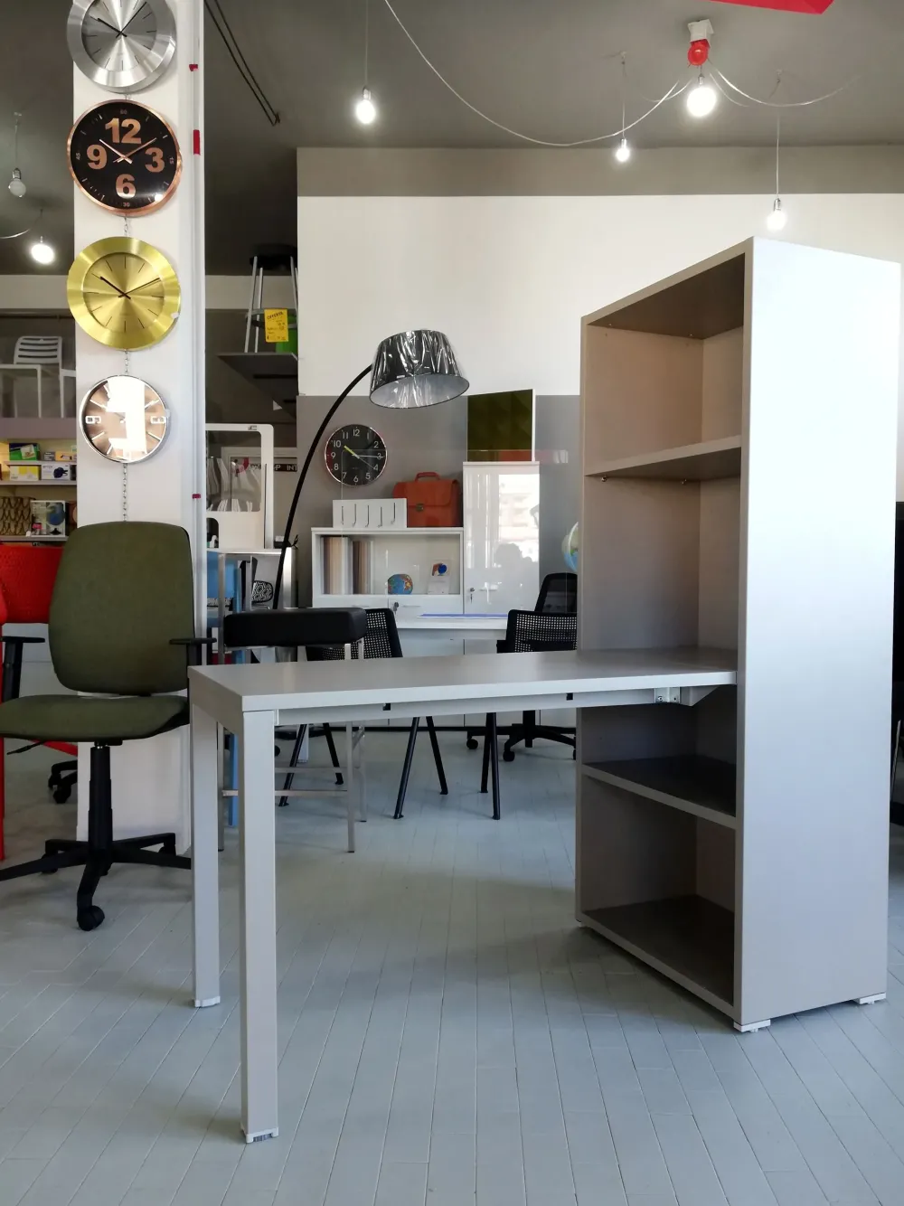 Scrivania direzionale in legno Luca - postazione home office con sedia a prezzi convenienti^Las Mobili