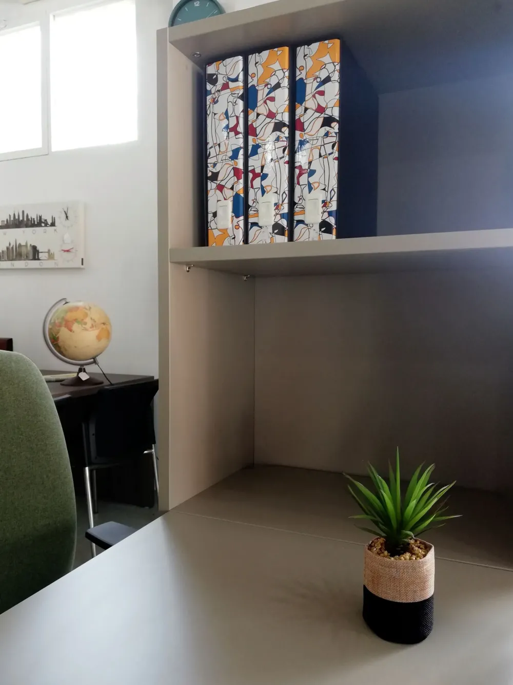 Scrivania direzionale in legno Luca - postazione home office con sedia a prezzi convenienti^Las Mobili