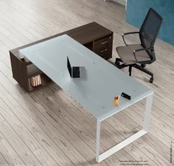 Sale Scrivania direzionale in vetro Postazione ufficio completa stratos plus a prezzi convenienti Arredo Ufficio