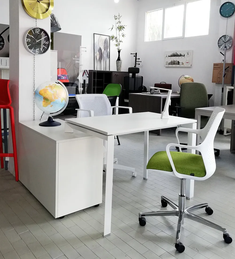 Las Mobili Scrivania direzionale in legno Andrea - postazione home officecon sedia a marchio a prezzi convenienti- Arredo Ufficio