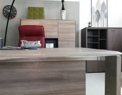 Scrivania direzionale in legno Direzionale iulio a marchio a prezzi convenienti^Las Mobili New