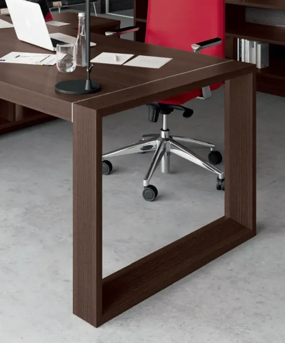 Flycom Scrivania direzionale modello Scrivania direzionale forma e mobiletto in legno ad un prezzo vantaggioso- Arredo Ufficio