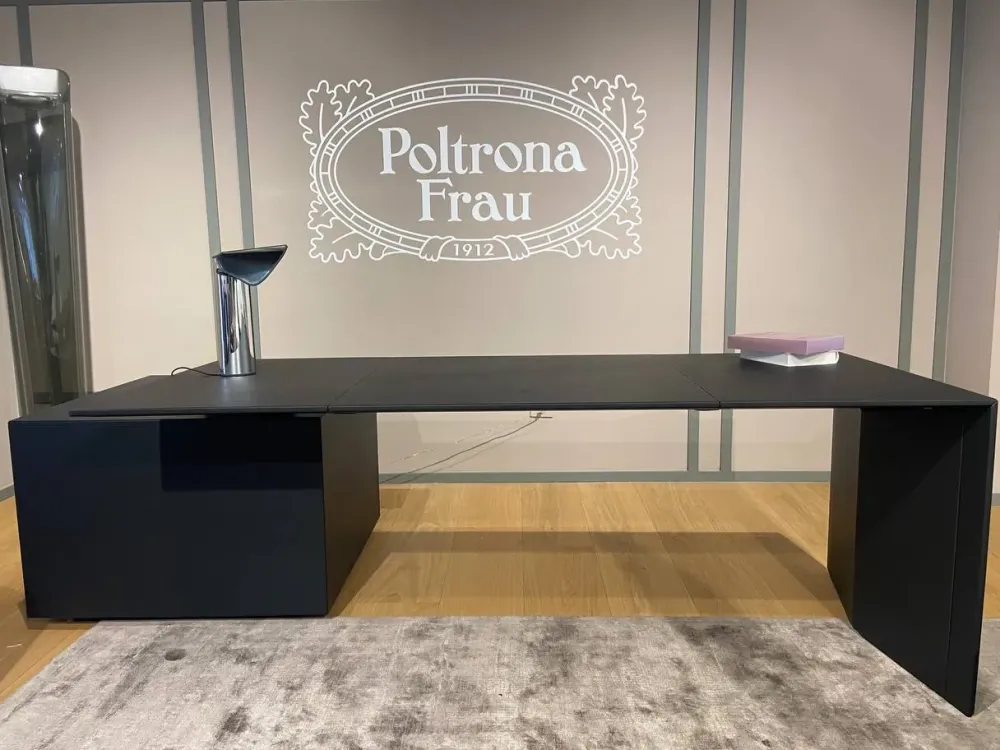 Poltrona Frau Scrivania operativa C.e.o. cube desk di : richiedi il prezzo riservato- Arredo Ufficio