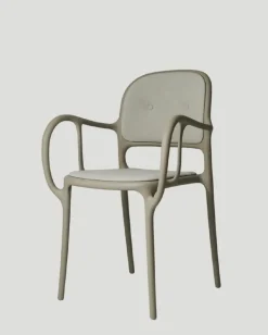 Sedia con braccioli Sedia mila' con cuscini beige di a prezzo Outlet^Magis New