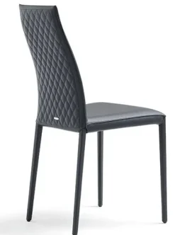 Sedia con schienale alto Kay couture - synthetic nubuck argilla di a prezzo scontato Sedie