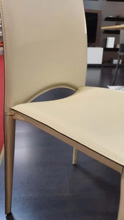 Ozzio Sedia con schienale alto Vivalta ivory di in Offerta Outlet- Sedie