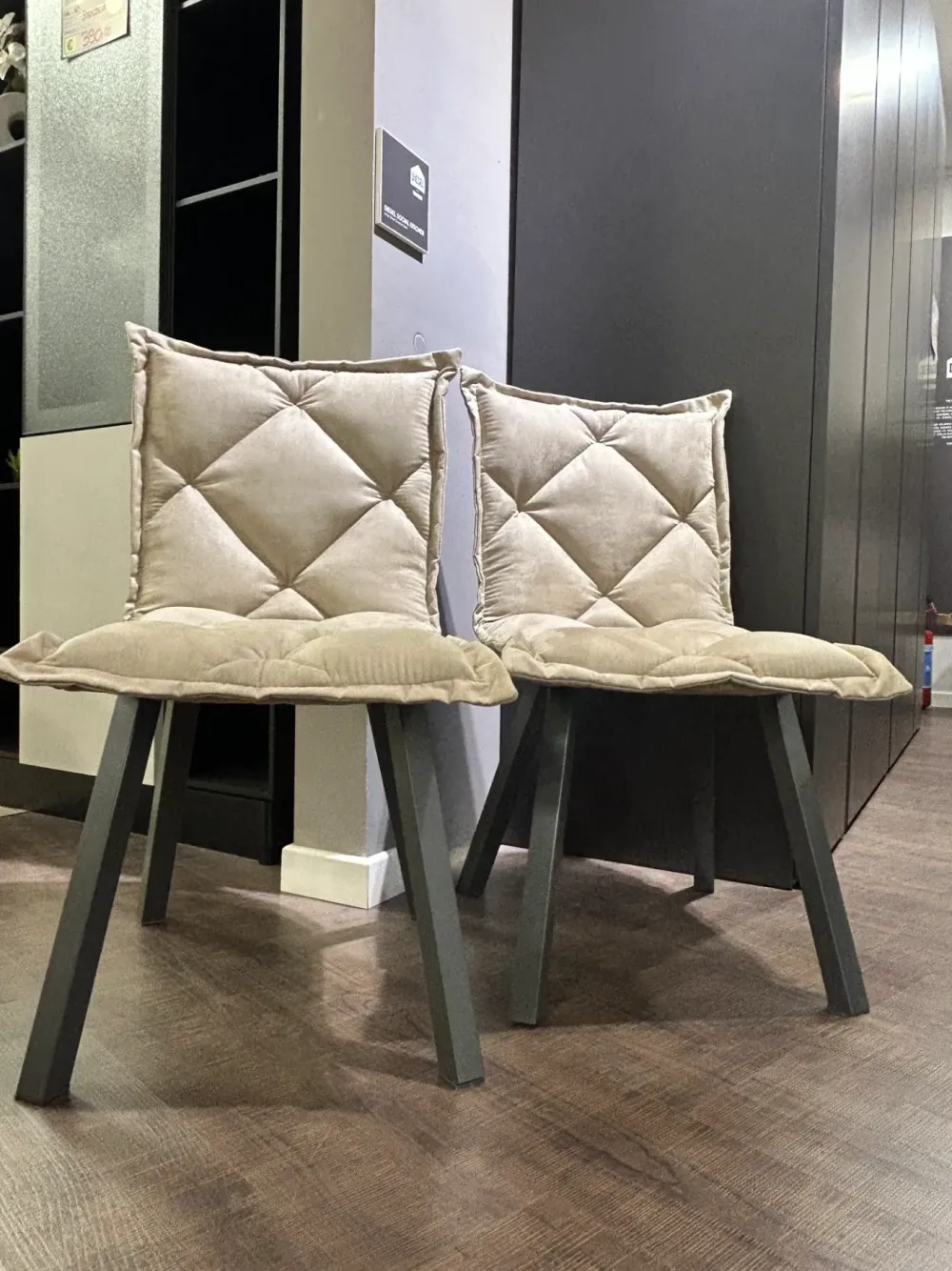 Sale Sedia con schienale medio modello Digione a prezzo riservato Sedie