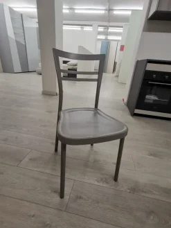 Sedia da cucina realizzata in plastica N?4 sedie mod. go di^Connubia