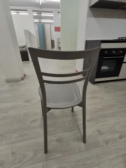 Sedia da cucina realizzata in plastica N?4 sedie mod. go di^Connubia