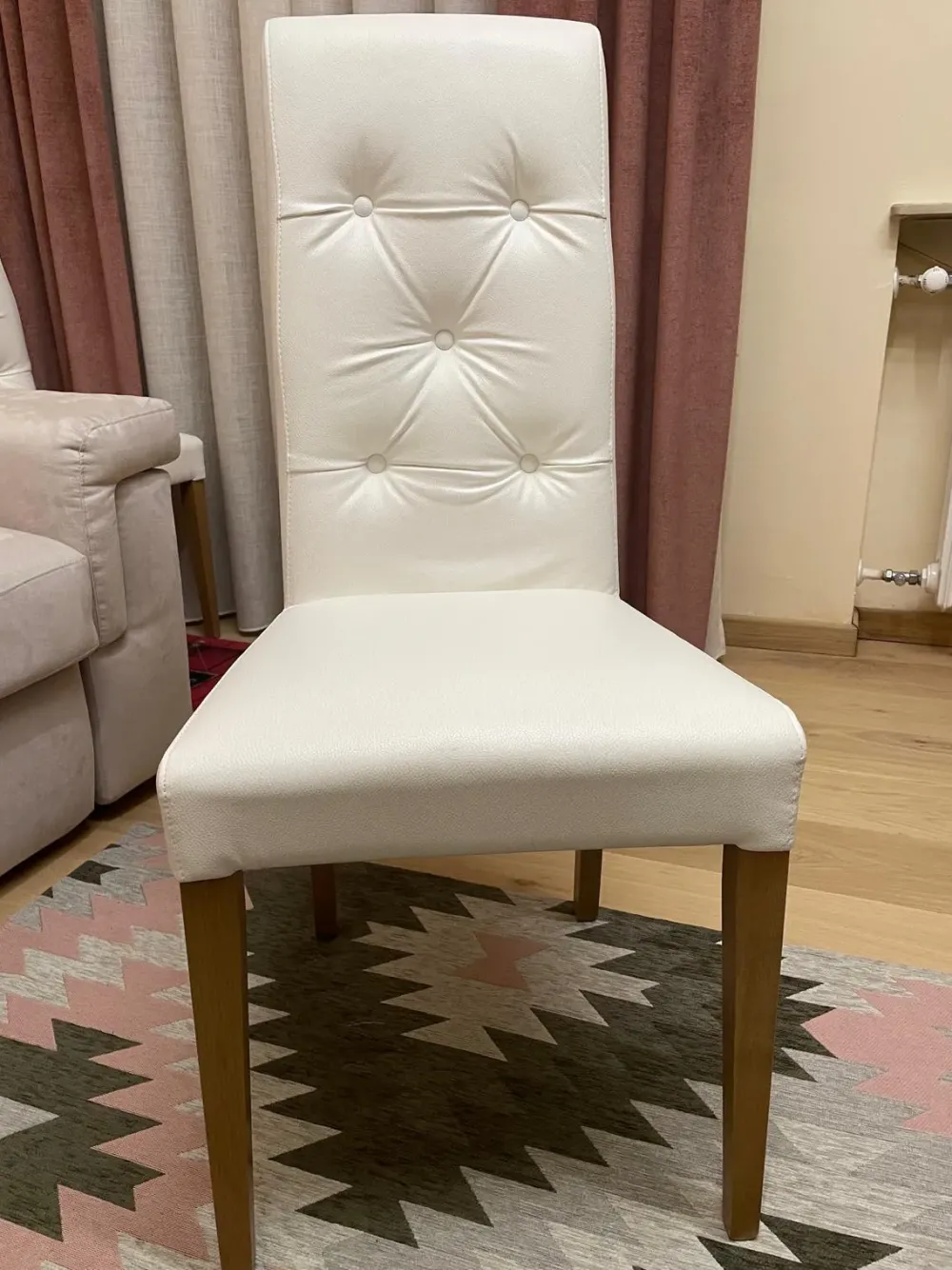 New Sedia da soggiorno Bilia di SCONTATA 31% Sedie