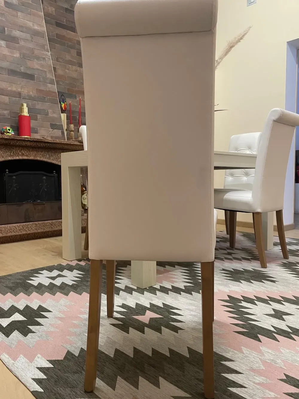 New Sedia da soggiorno Bilia di SCONTATA 31% Sedie