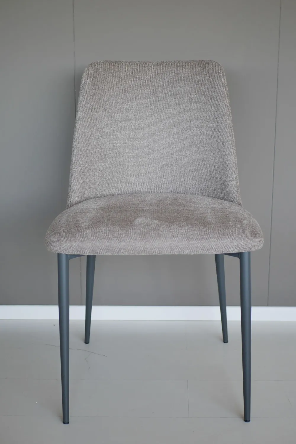 Sale Sedia da soggiorno realizzata in tessuto Vera di Sedie