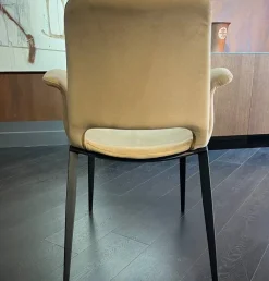 Online Sedia da soggiorno realizzata in tessuto Sowa di Sedie